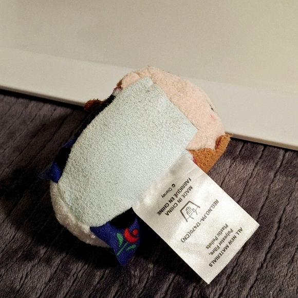 Disney Tsum Tsum Frozen Anna mini plush 3.5" - Picture 5 of 11